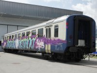 B 20 33 700